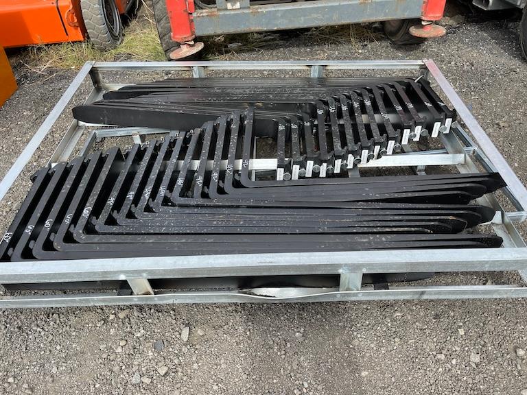 1 Set of Brand New 48" Forklift Forks (W-cE)