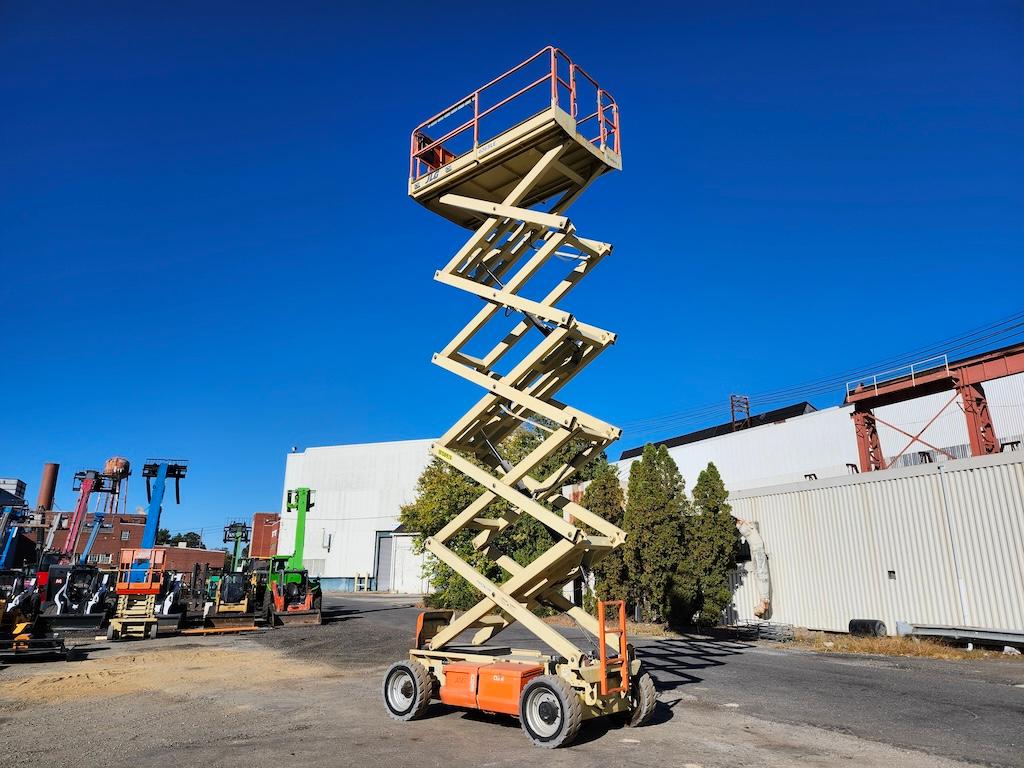 2013 JLG 4069E 40ft Scissor Lift