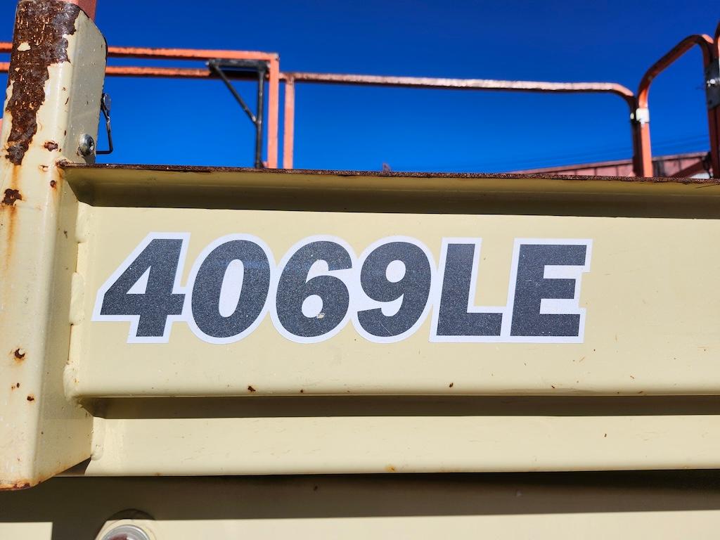 2013 JLG 4069E 40ft Scissor Lift