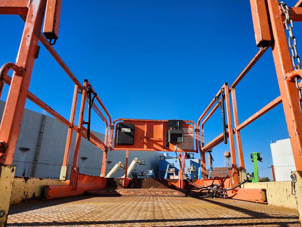 2013 JLG 4069E 40ft Scissor Lift