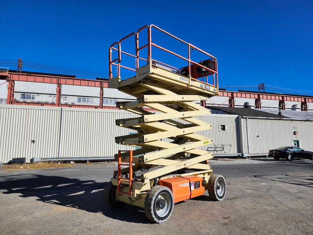 2013 JLG 4069E 40ft Scissor Lift