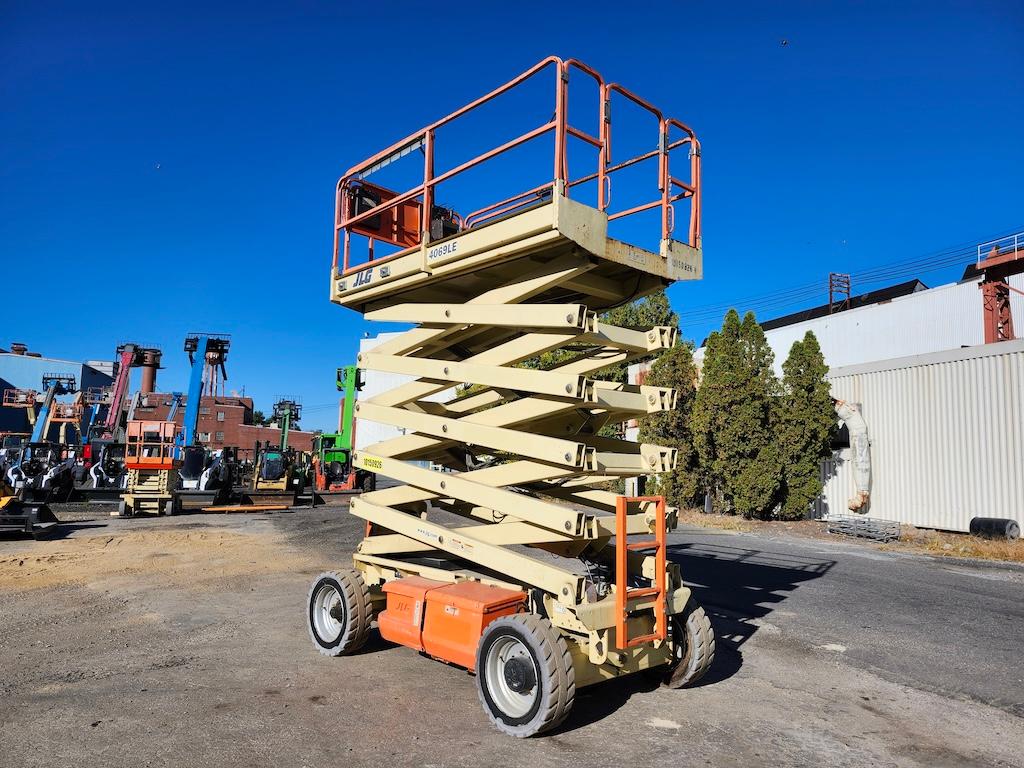 2013 JLG 4069E 40ft Scissor Lift