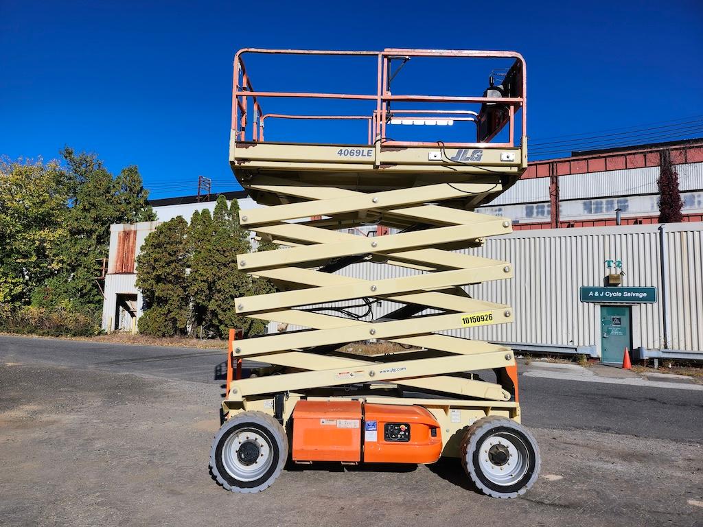 2013 JLG 4069E 40ft Scissor Lift