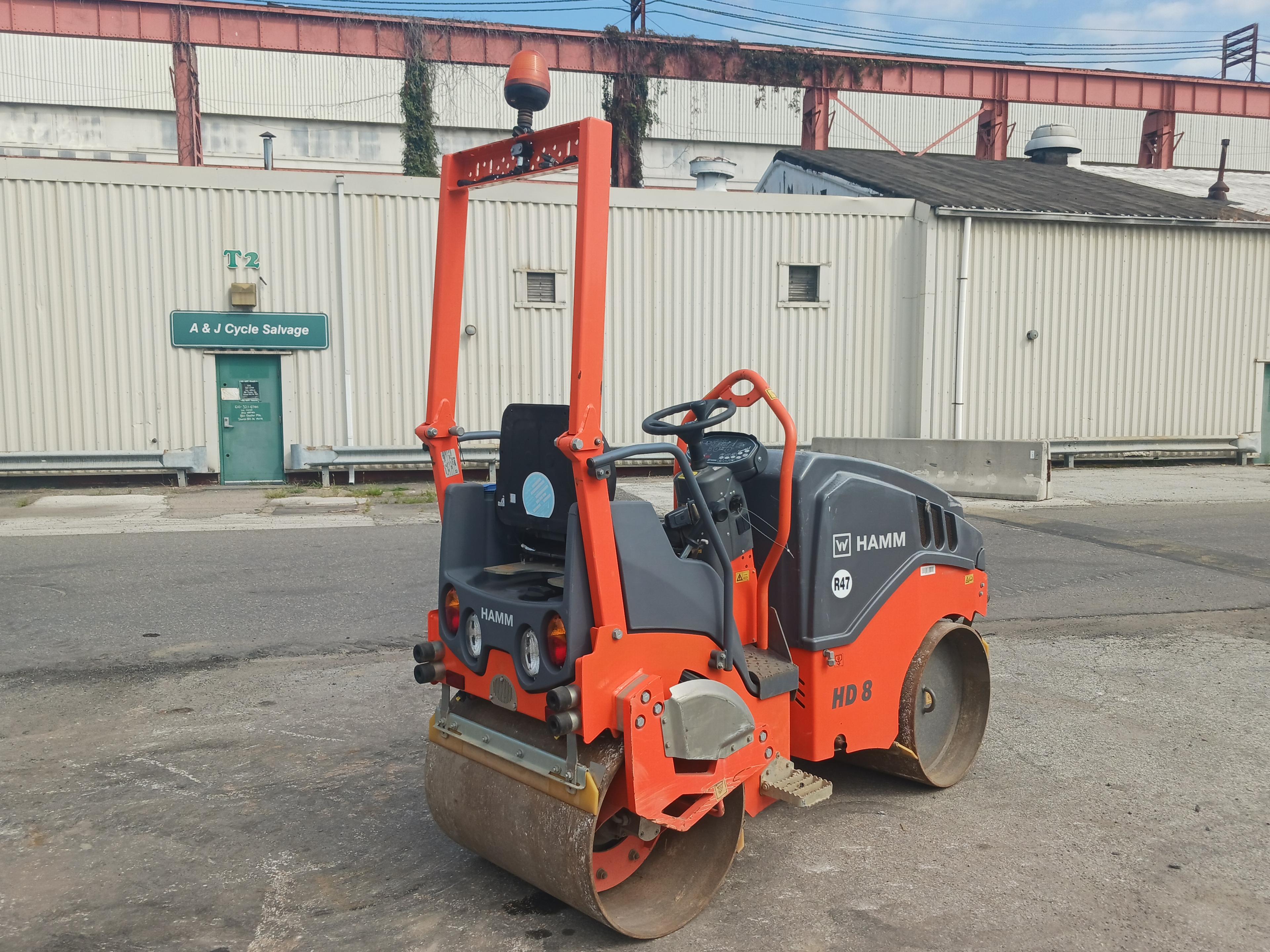 2020 Hamm HD8VV Vibratory Roller - Only 113 hours