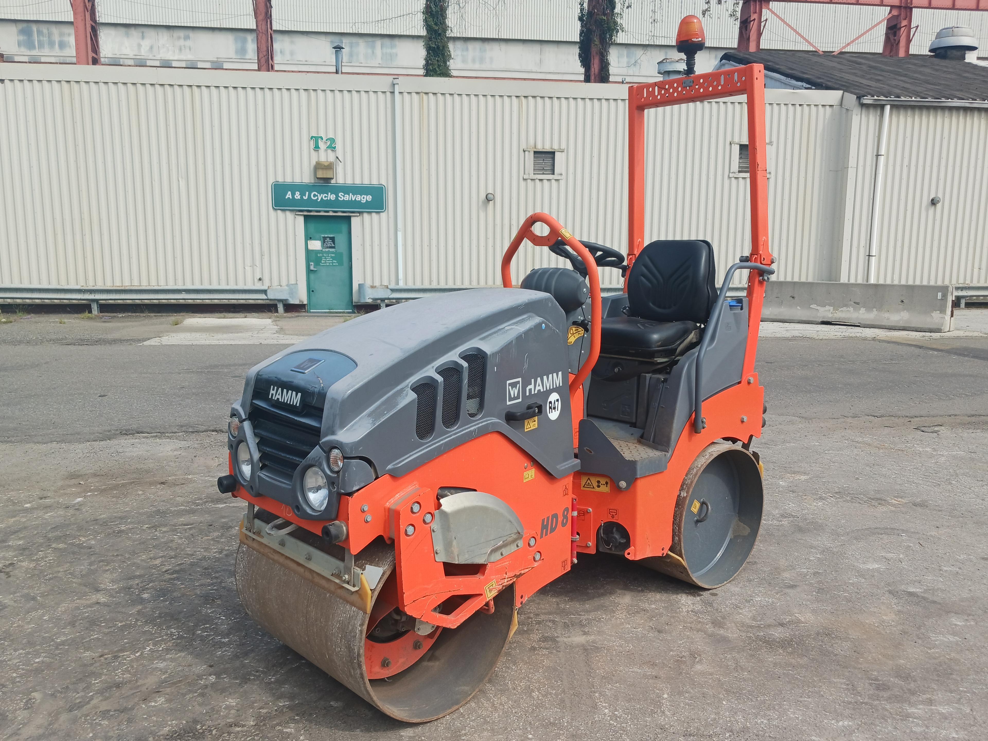 2020 Hamm HD8VV Vibratory Roller - Only 113 hours