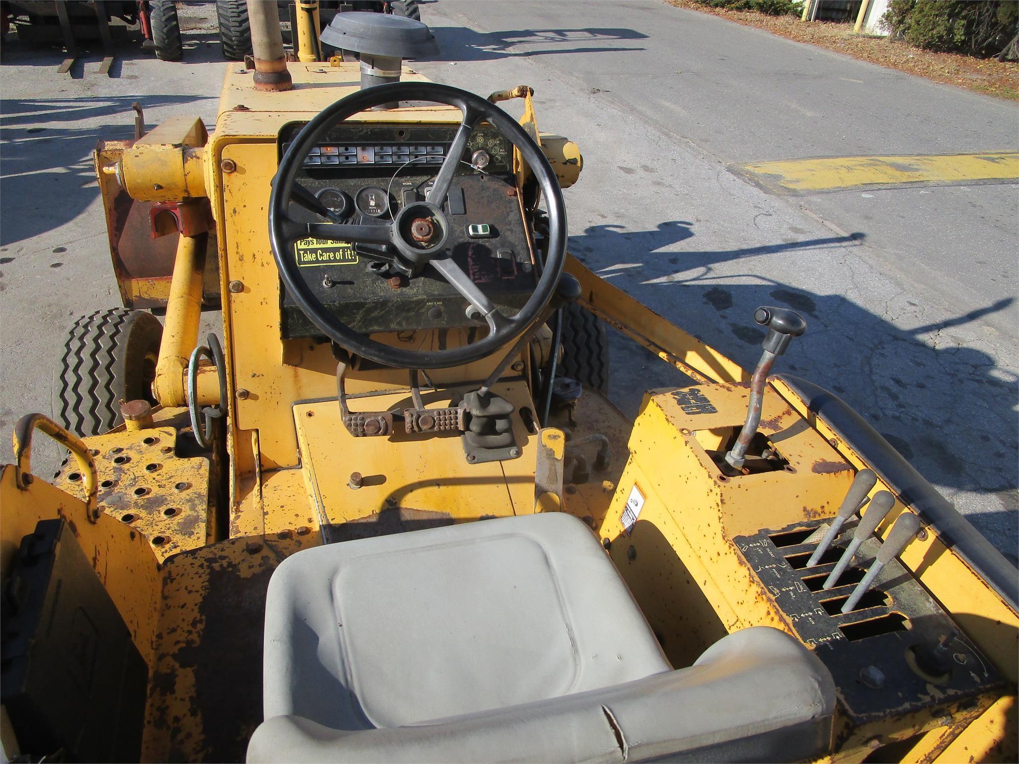 John Deere 210LE Landscape Loader