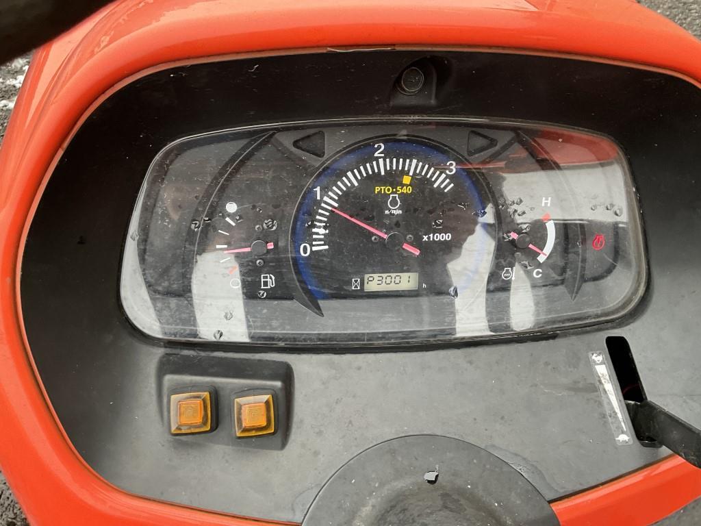 Kubota L 3301 Tractor