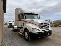 2010 Freightliner Columbia Sleeper Cab Tractor Trk