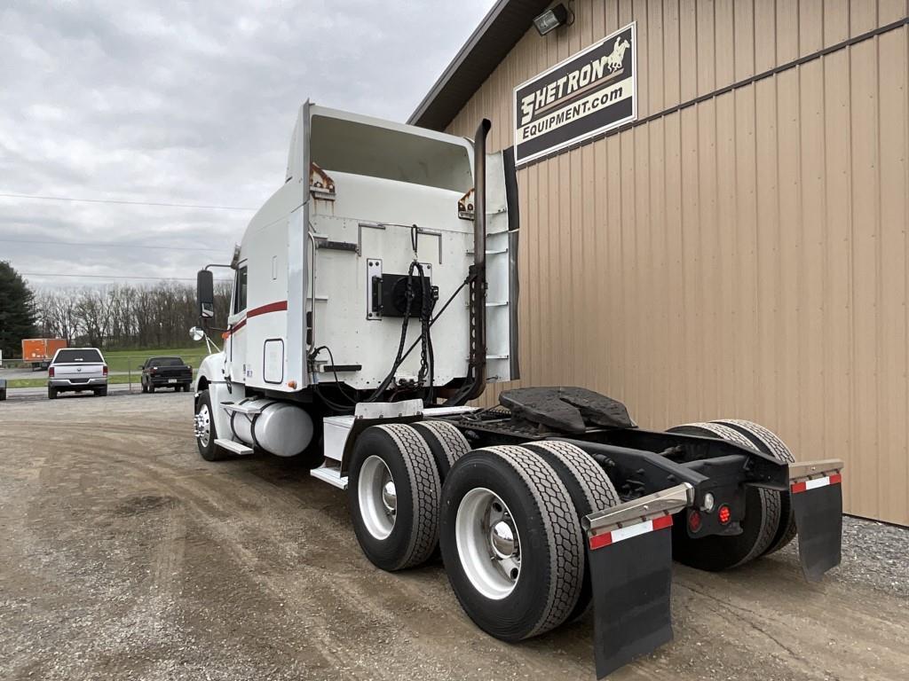 2010 Freightliner Columbia Sleeper Cab Tractor Trk