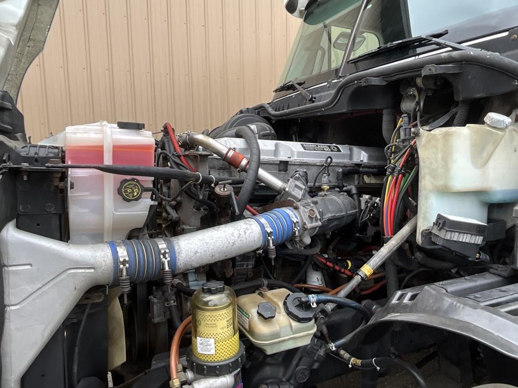 2010 Freightliner Columbia Sleeper Cab Tractor Trk