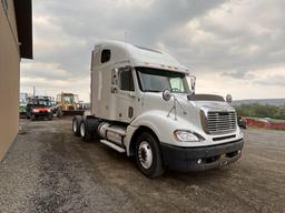 2003 Freightliner Columbia Sleeper Tractor Truck
