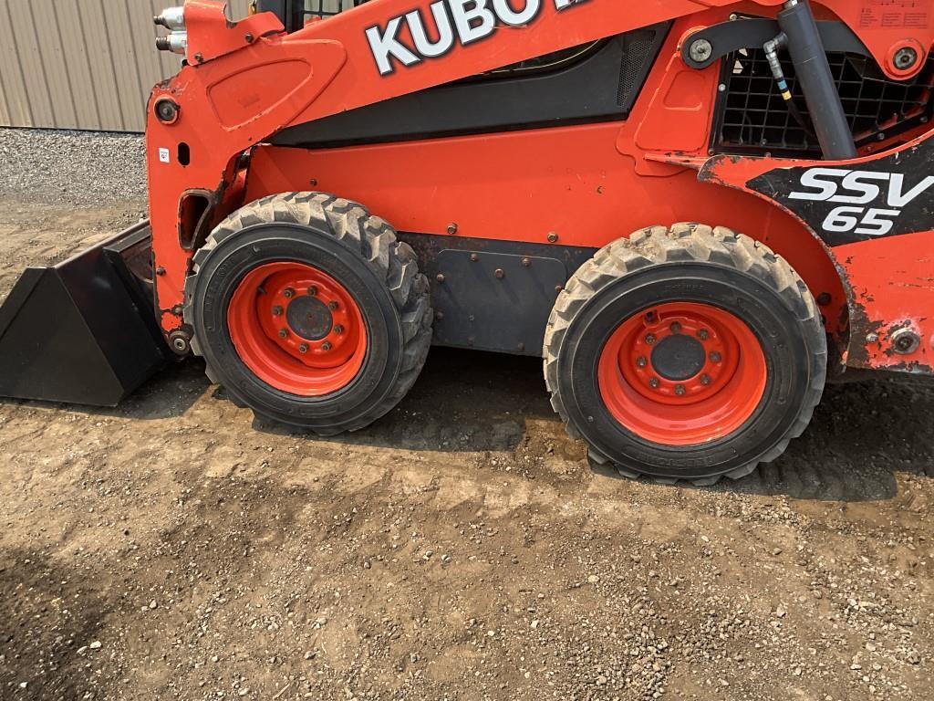 2018 Kubota SSV65 Skid Steer