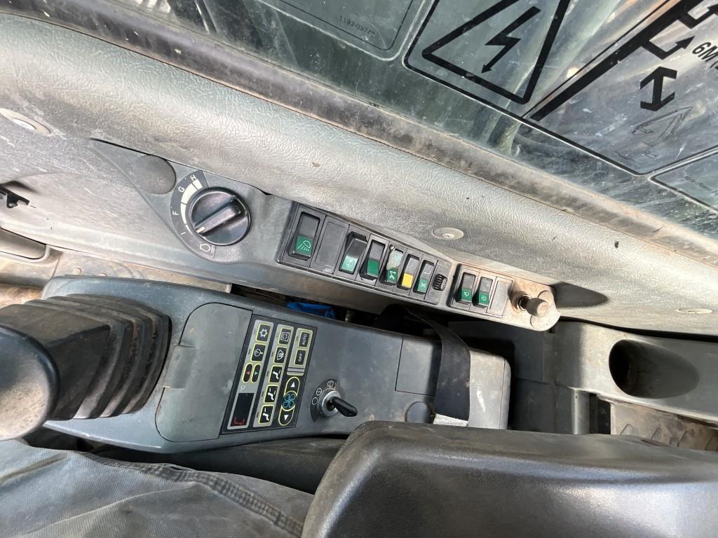 2005 Volvo EC 140B LC Excavator