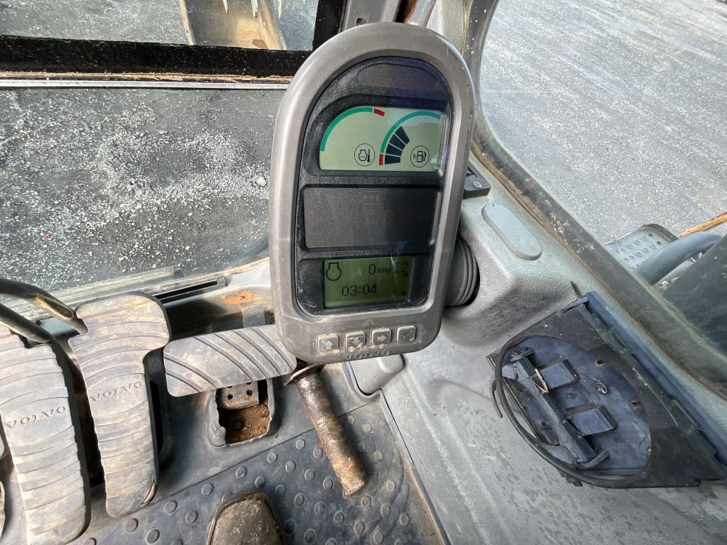 2005 Volvo EC 140B LC Excavator