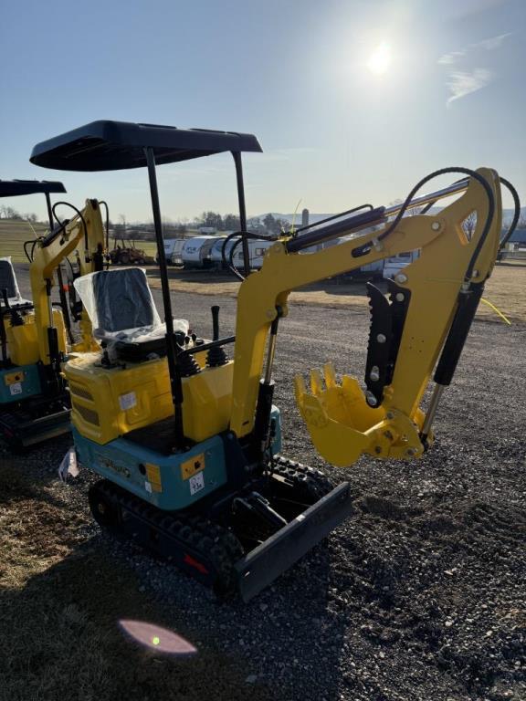 Dig Master DM100 Mini Excavator (GAS)