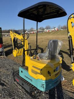Dig Master DM100 Mini Excavator (GAS)