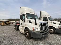**AS IS** 2016 Freightliner Cascadia Day Cab