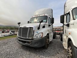 **AS IS** 2016 Freightliner Cascadia Day Cab
