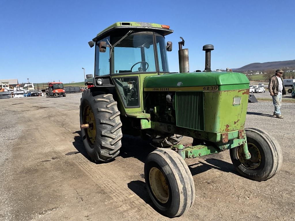 1975 John Deere 4230 Farm Tractor