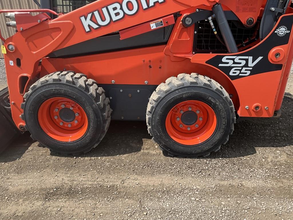 2017 Kubota SSV65 Skid Steer