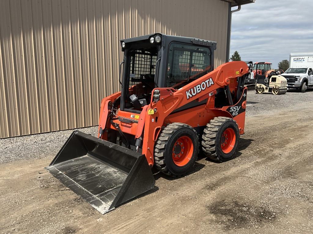 2017 Kubota SSV65 Skid Steer