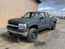 2001 Chevy 2500 Extended Cab Pick Up Truck