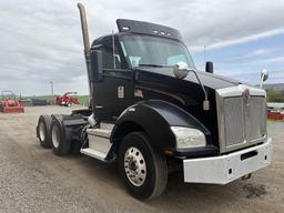 2018 Kenworth T880 Day Cab Tractor Truck