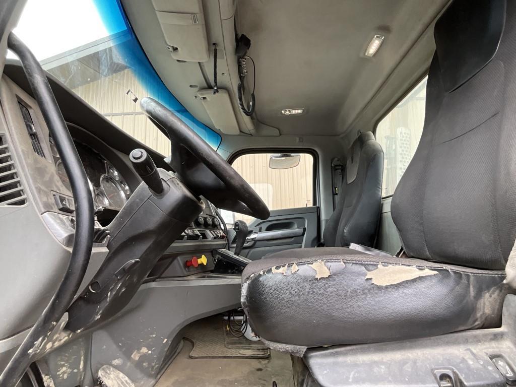2018 Kenworth T880 Day Cab Tractor Truck