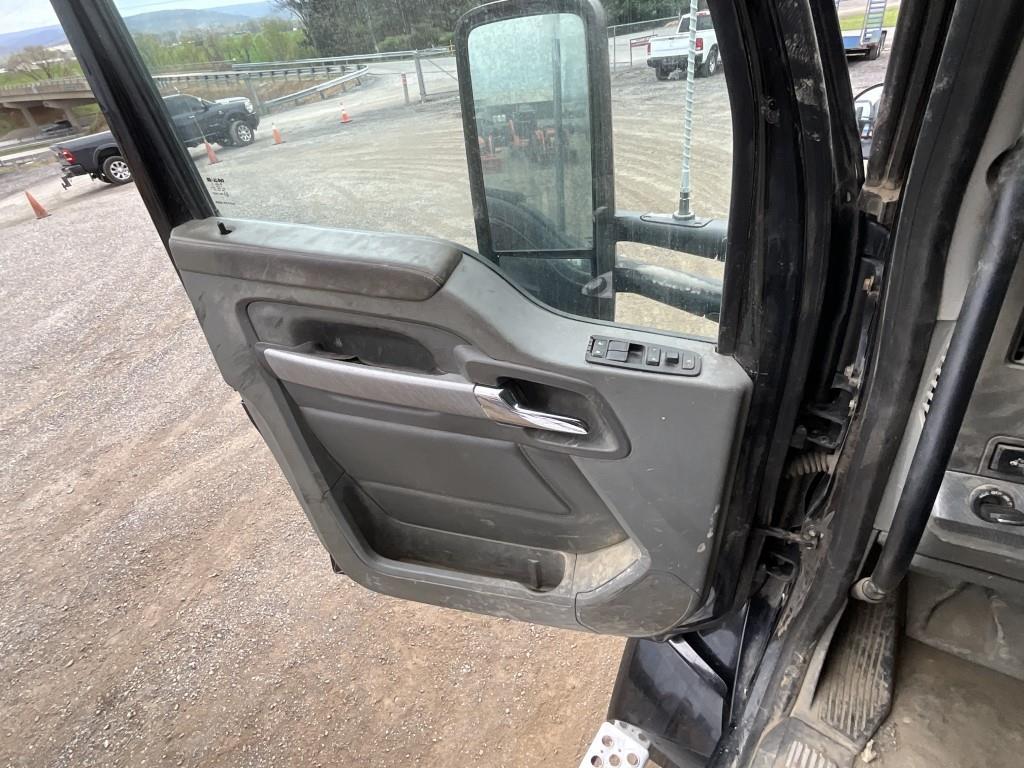 2018 Kenworth T880 Day Cab Tractor Truck
