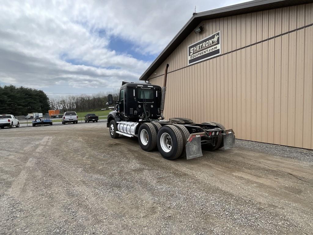 2018 Kenworth T880 Day Cab Tractor Truck