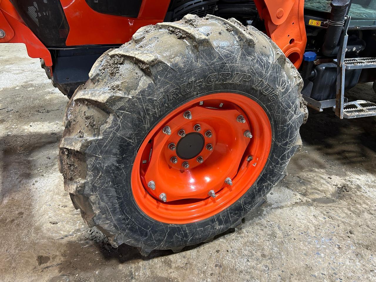 2015 Kubota M5-111D Tractor with Loader