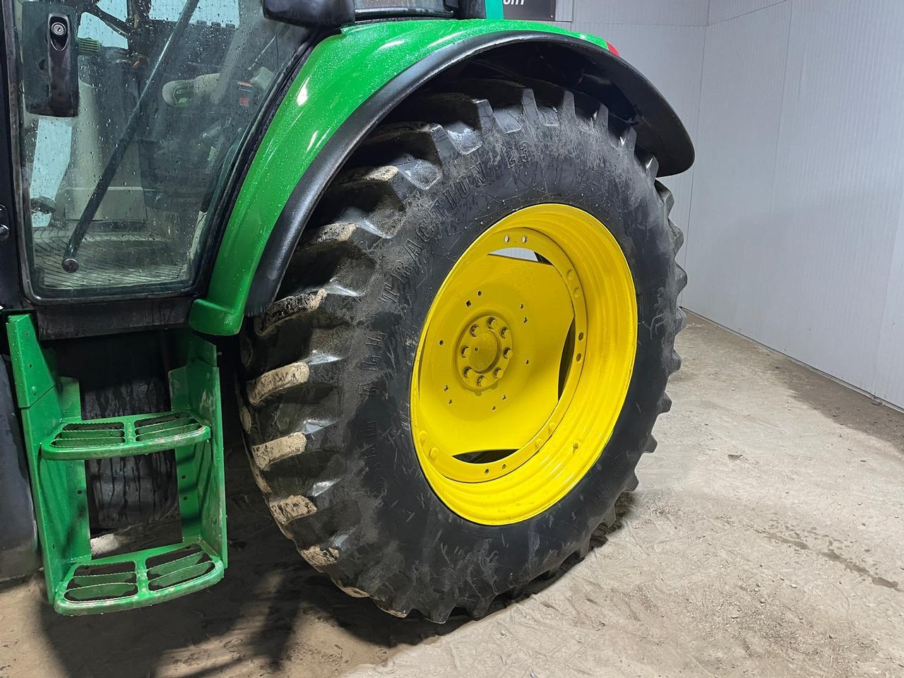 John Deere 6320 Tractor with Cab