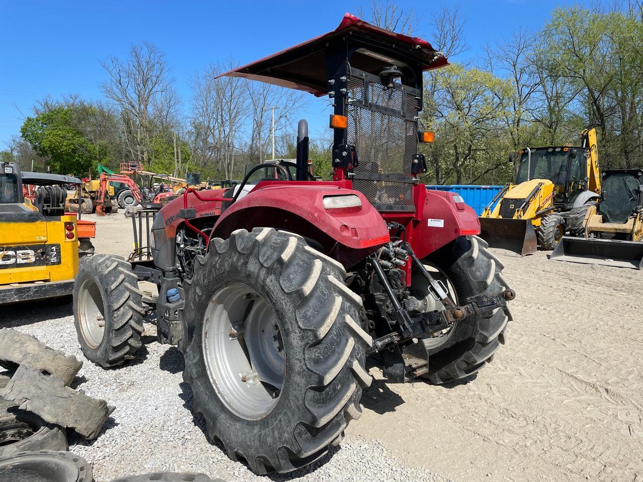 2016 Case 100C Tractor