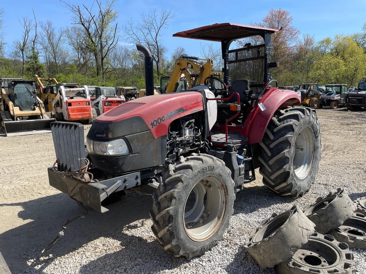 2016 Case 100C Tractor