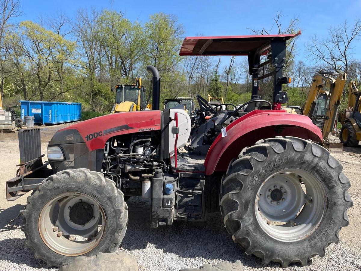 2016 Case 100C Tractor