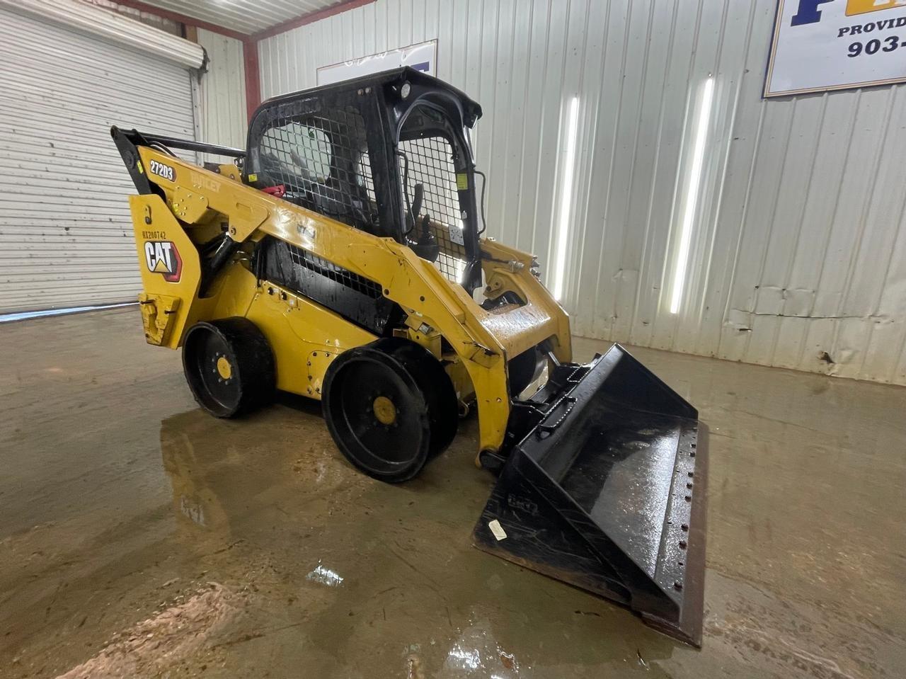 Caterpillar 272D3 Skid Steer