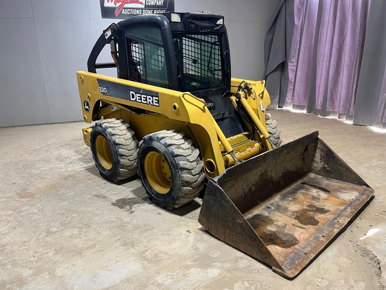 John Deere 320 Skid Steer Loader