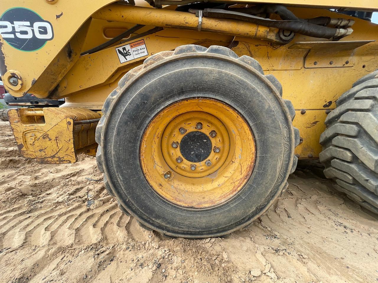 John Deere 250 Skid Steer Loader