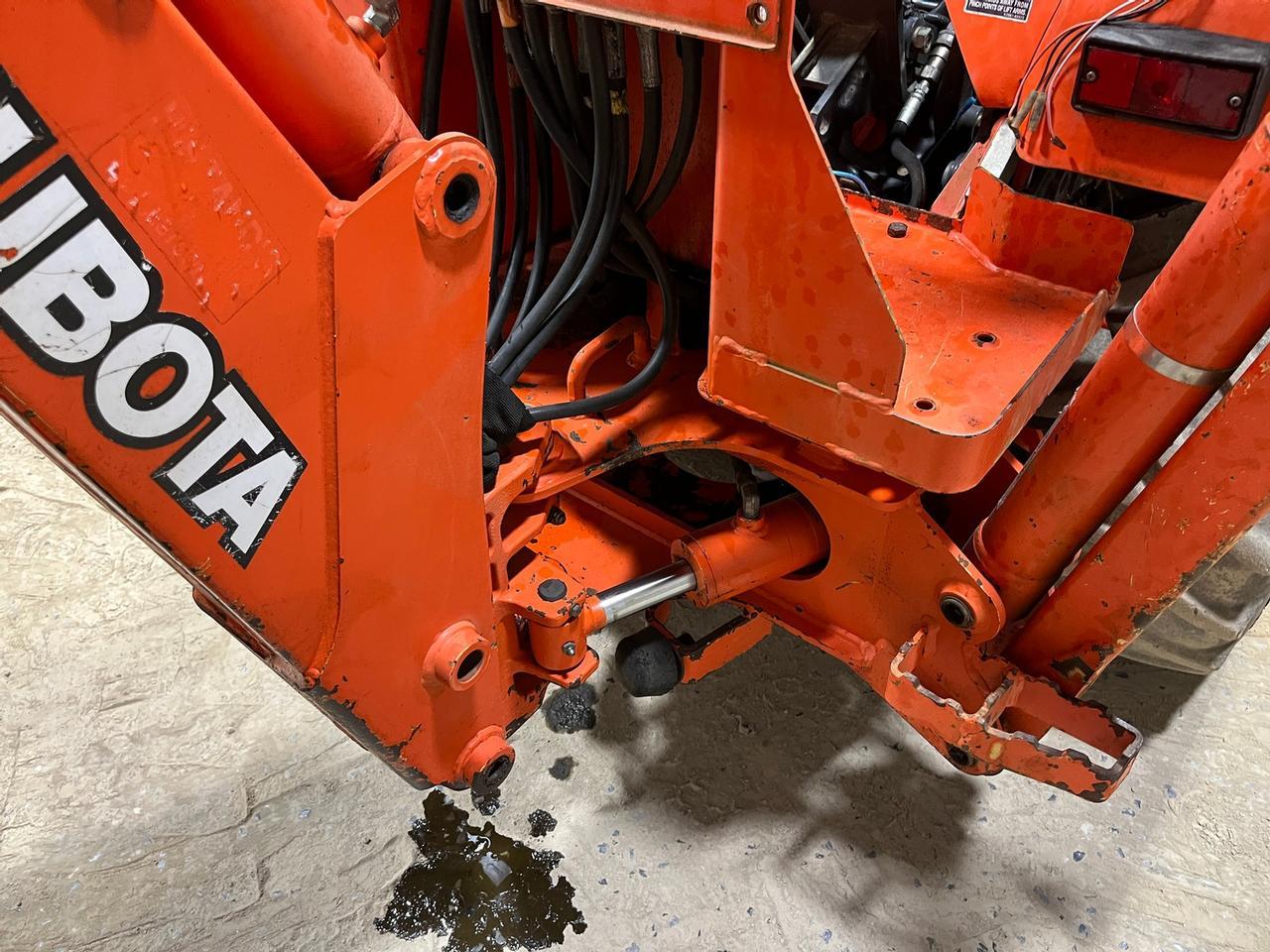 Kubota BX22 Tractor Loader Backhoe