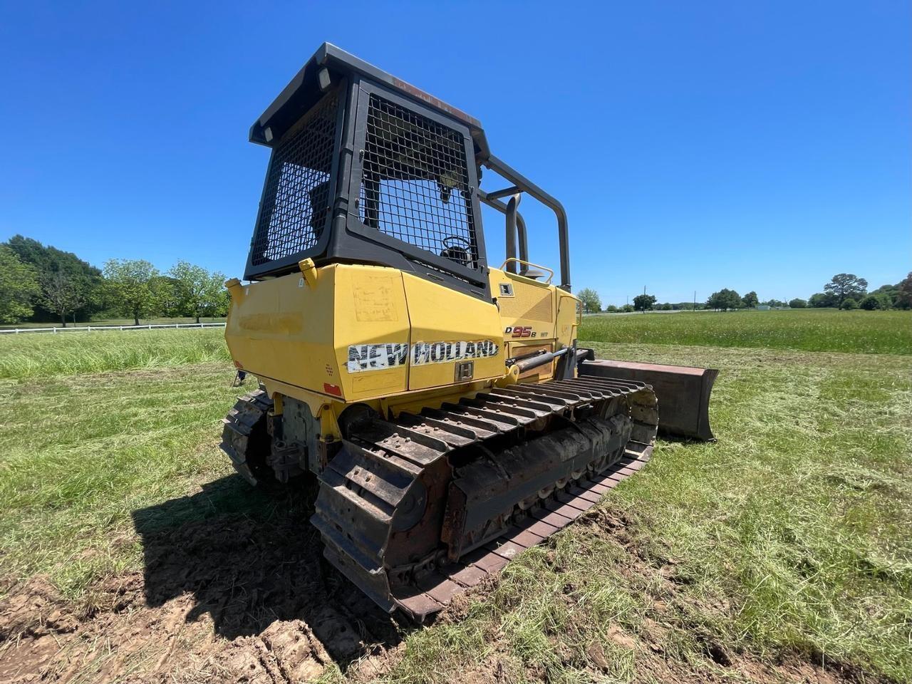 New Holland D95B WT Dozer