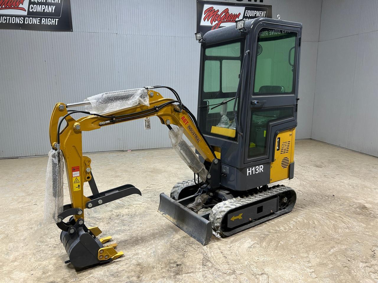 AGROTK H13R Mini Excavator