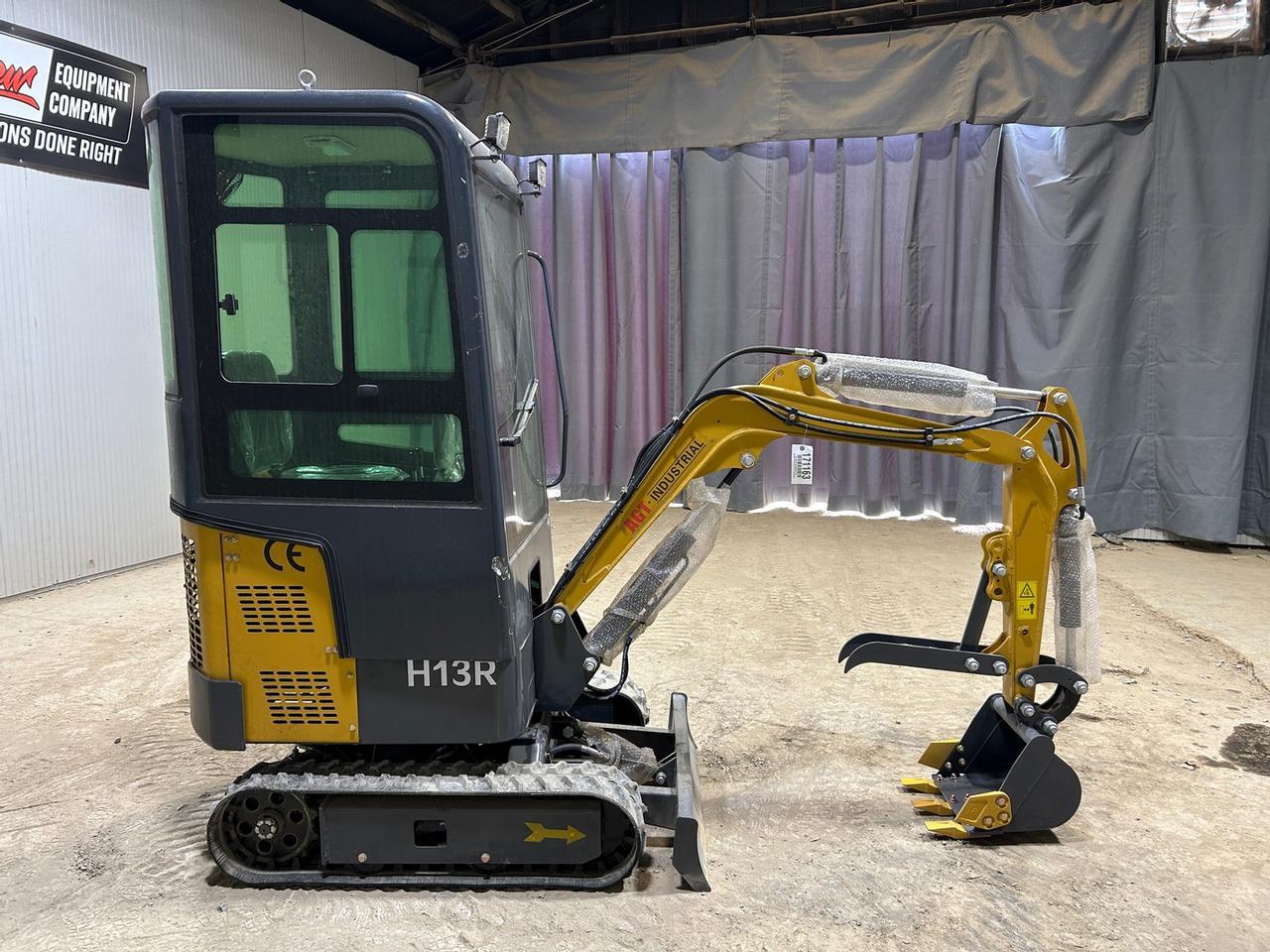 AGROTK H13R Mini Excavator