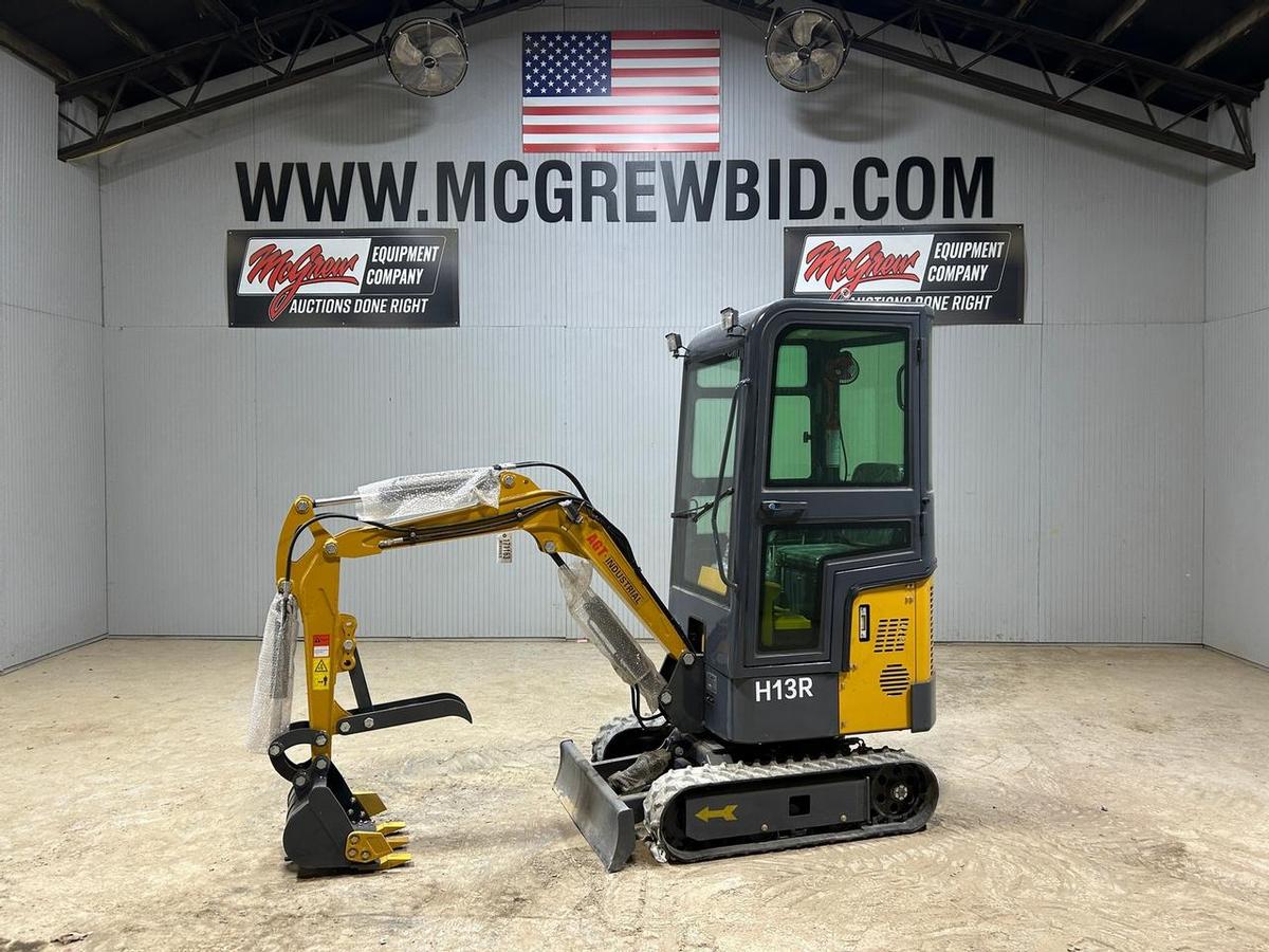 AGROTK H13R Mini Excavator