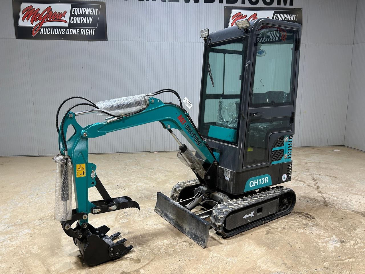 AGROTK QH13R Mini Excavator