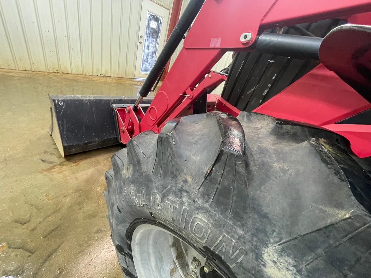 2019 Mahindra 105P Tractor with Cab and Loader