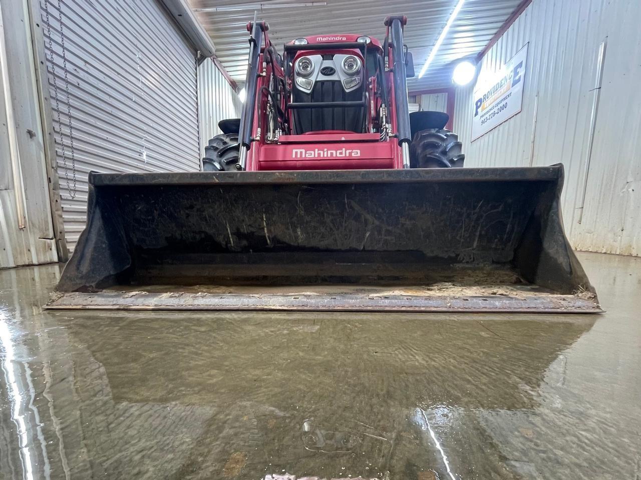 2019 Mahindra 105P Tractor with Cab and Loader