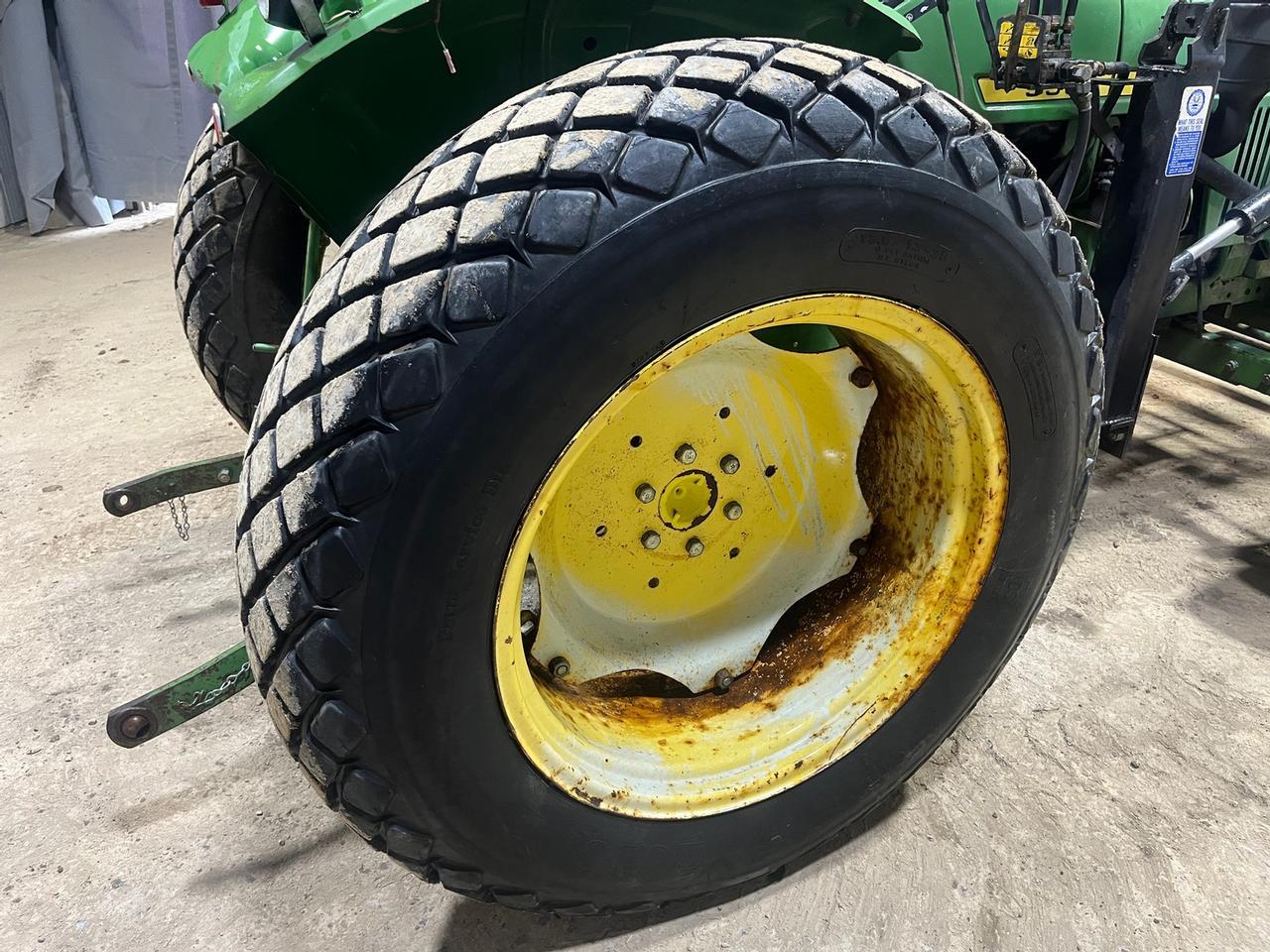 John Deere 950 Tractor with Loader