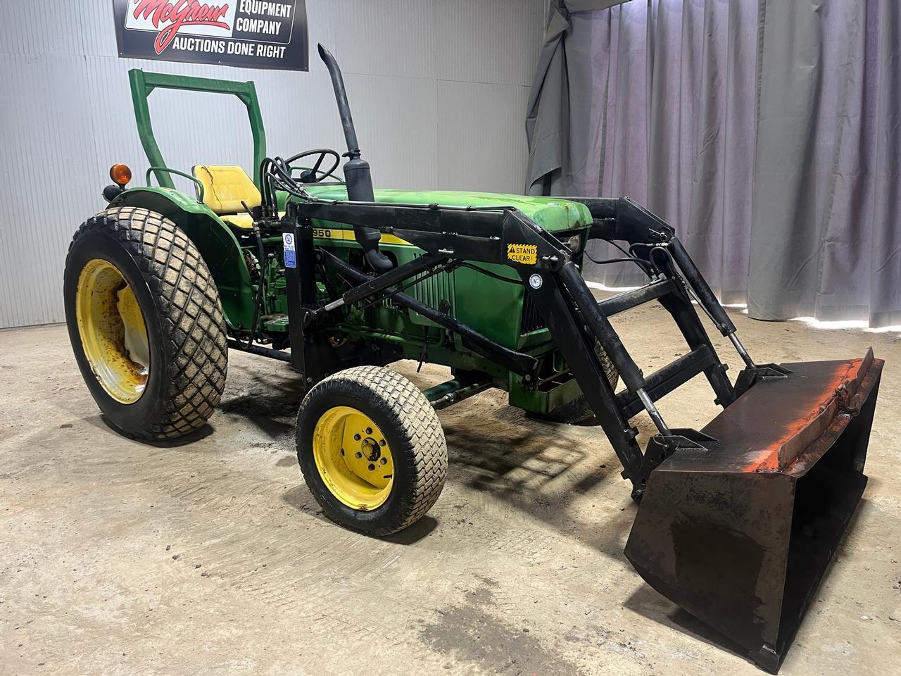 John Deere 950 Tractor with Loader