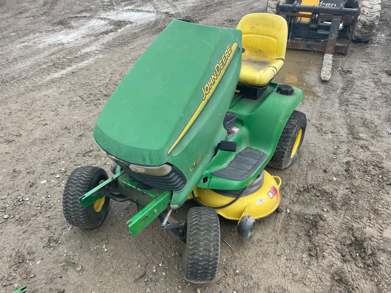 John Deere LT160 Lawn Mower