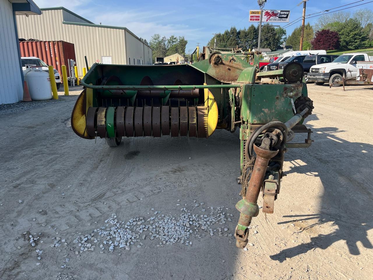 John Deere 24T Square Baler